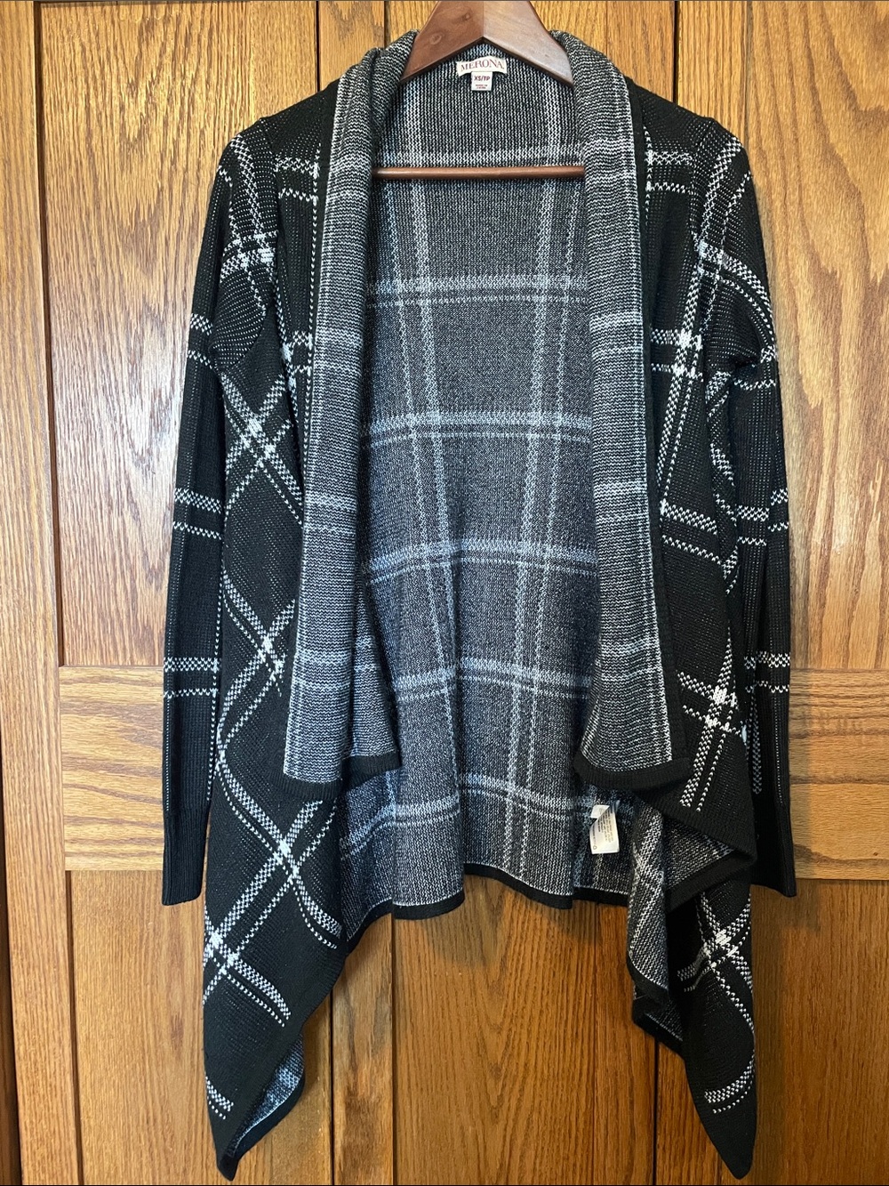Merona Black & Gray Plaid Open-Front Draped Cardigan